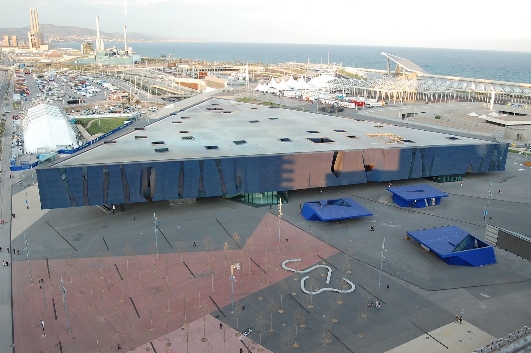 Barcelona — arquitectura junto al mar
